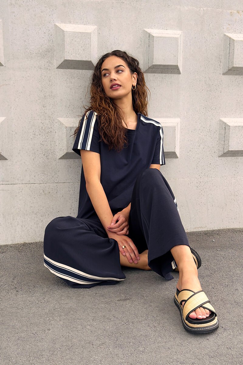 Madly Sweetly | Linear Tee in Navy