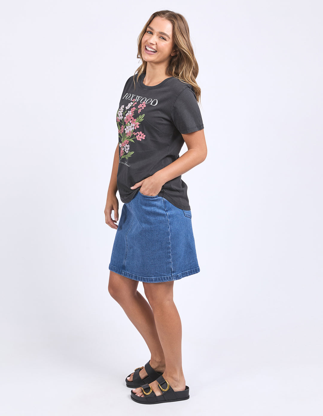 Foxwood | Flowers Tee - Washed Black