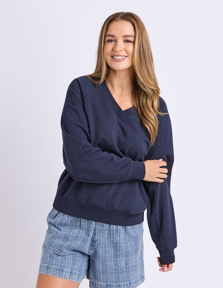 Solace Vee Crew - Navy