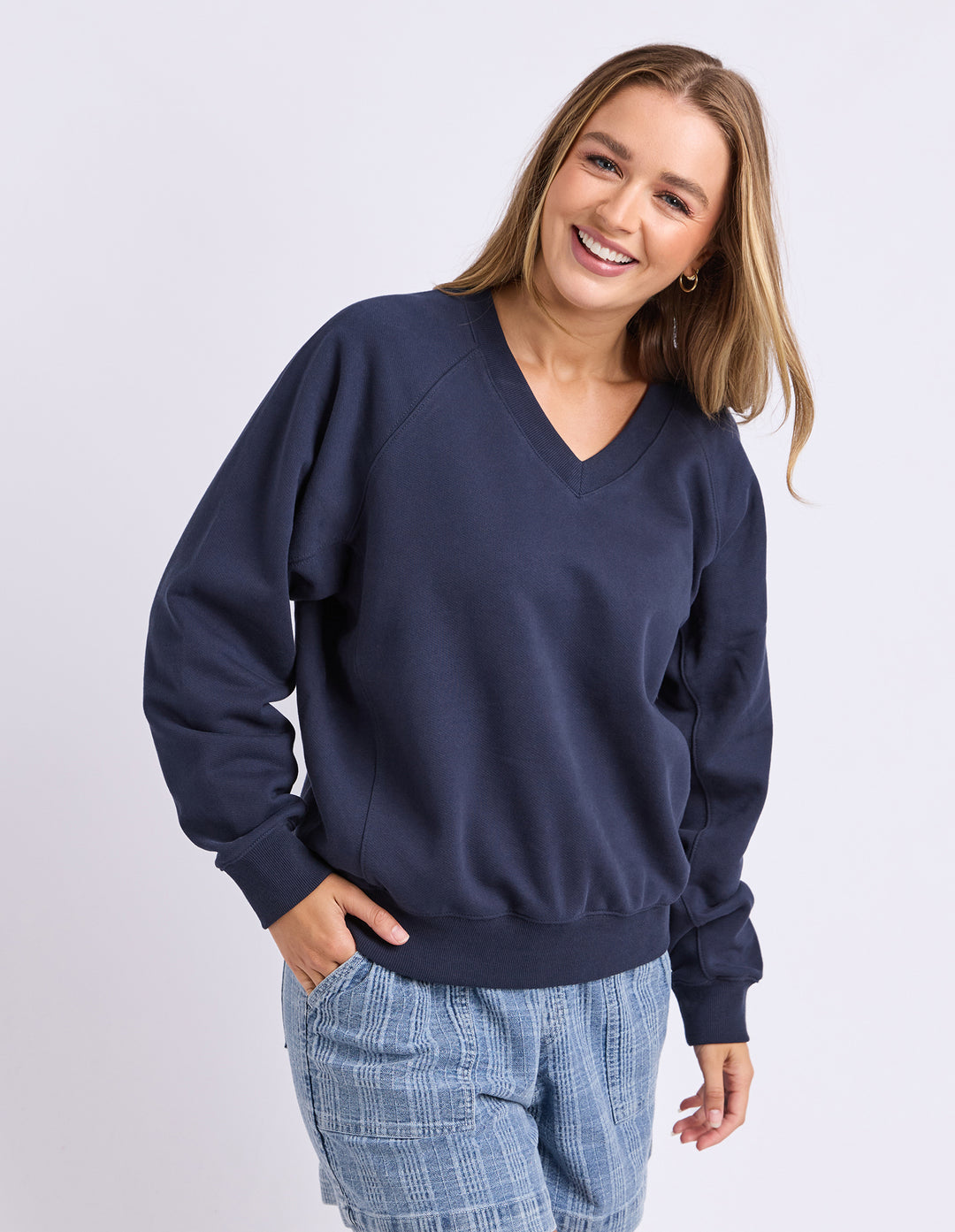 Solace Vee Crew - Navy