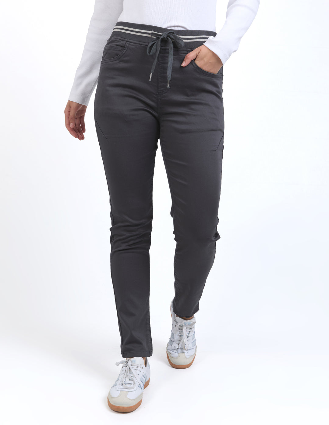 Foxwood | Sylvia Jogger - Charcoal