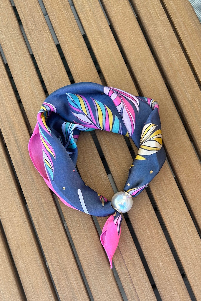 Pearl Fashen Neck Tie - Feathers