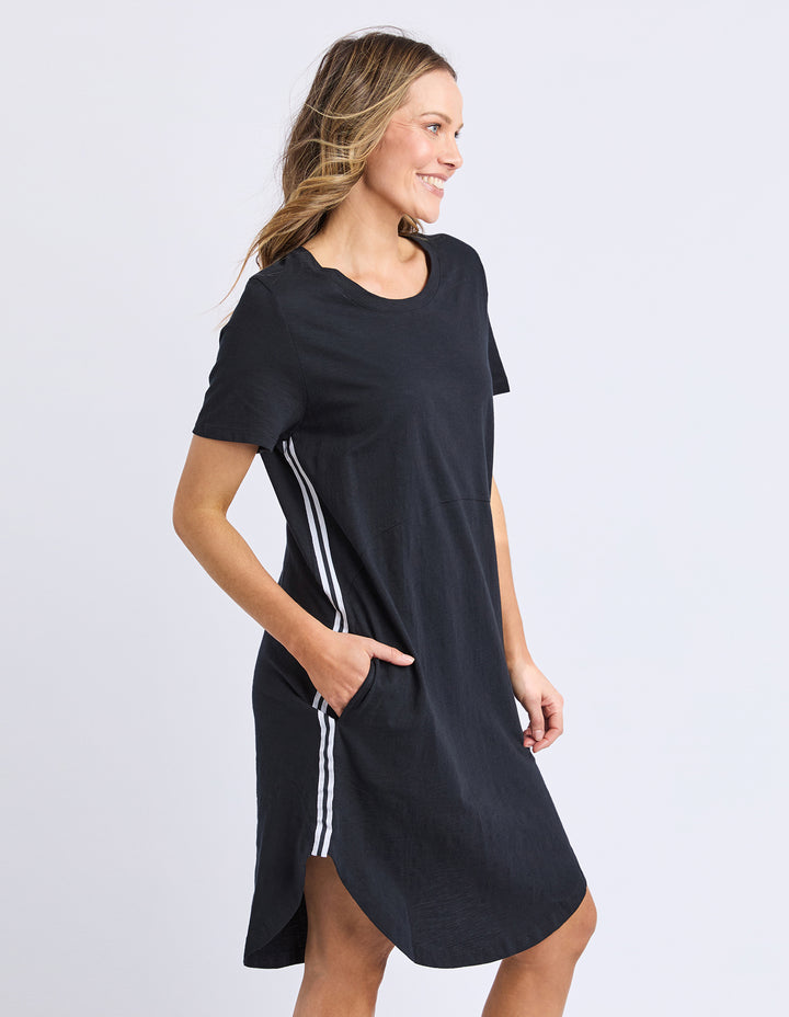  Foxwood Bay Dress in black - side view. 