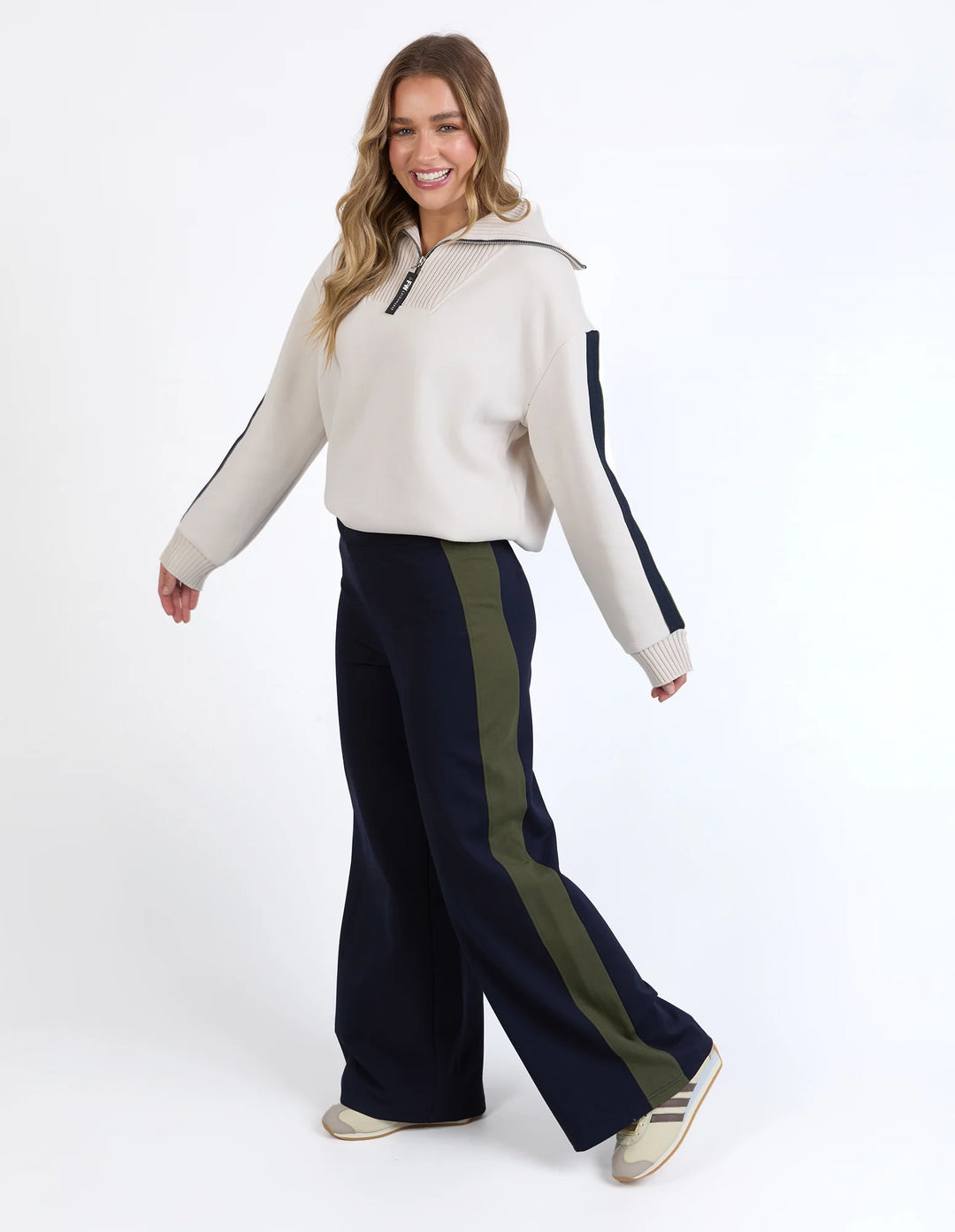 Foxwood Juno Pants in navy - side view