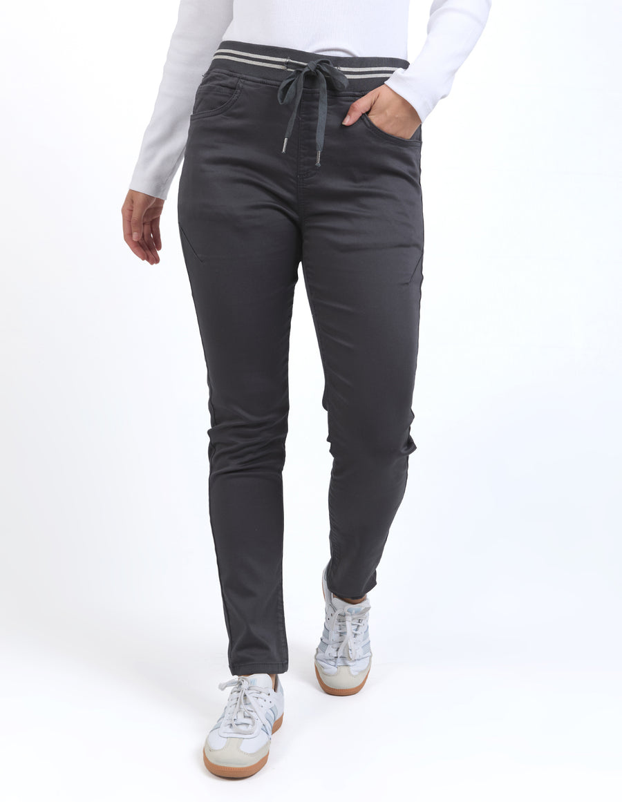  Foxwood Sylvia Jogger in Charcoal - Front View. 