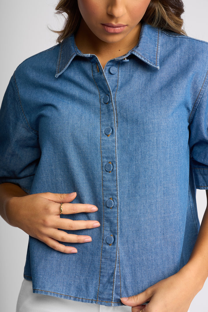 Knewe Titan Shirt in Blue front view close-up.