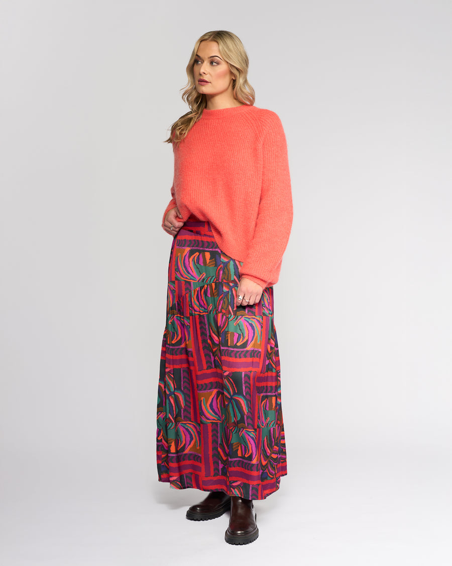 KNEWE Label Fefe Sweater Lava - Front View