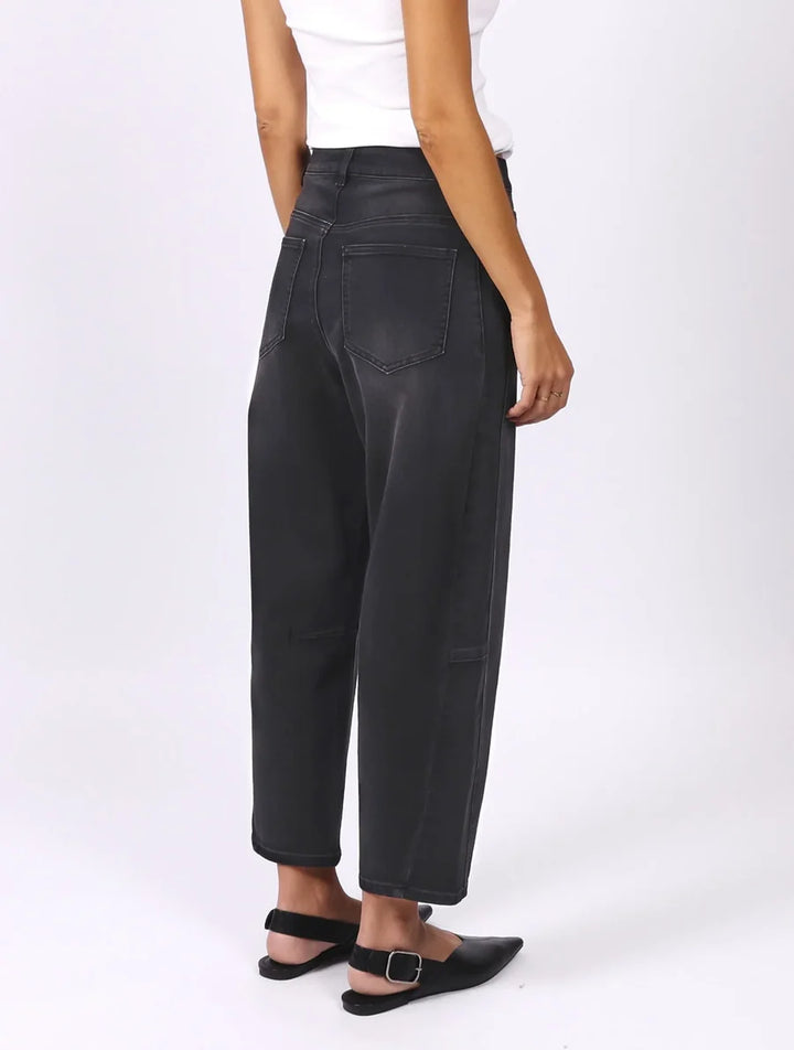 Toni Barrel Jeans Black