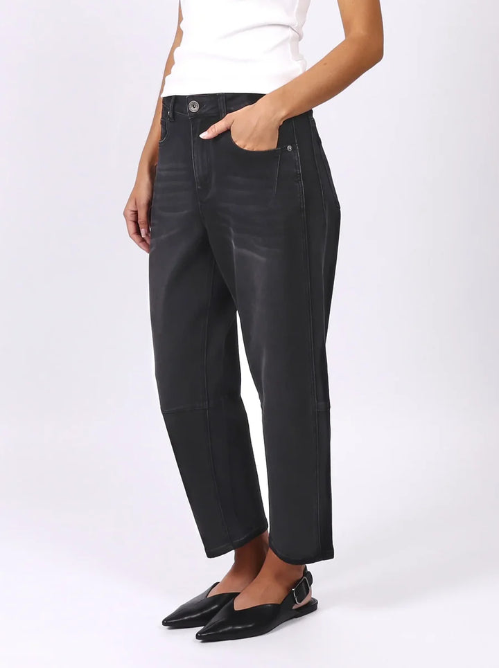Toni Barrel Jeans Black