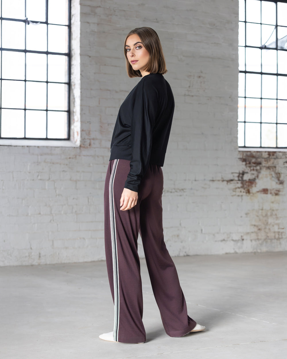 Vassalli Asher Pant Berry side view.