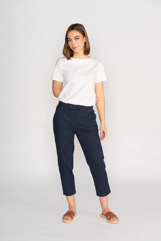 Vassalli 7 8 Slim Leg Elastic Waist Pant in Ink - Front View