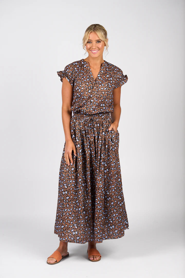 Vassalli  - Elastic Waist Maxi skirt - Nala. Front View.