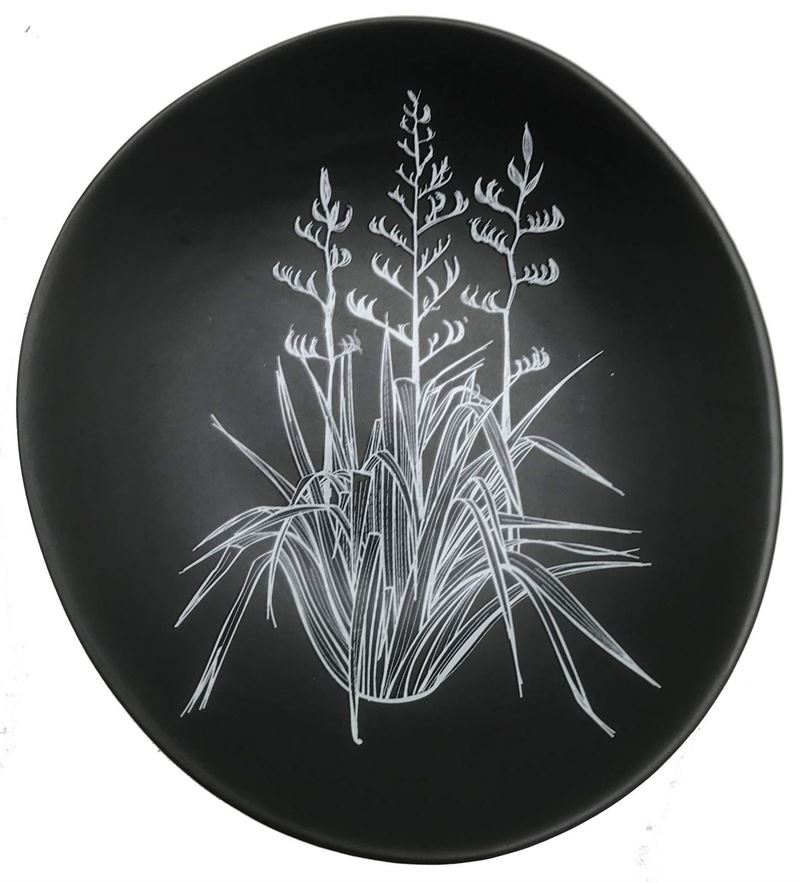 Bowl 10cm White Harakeke on Black