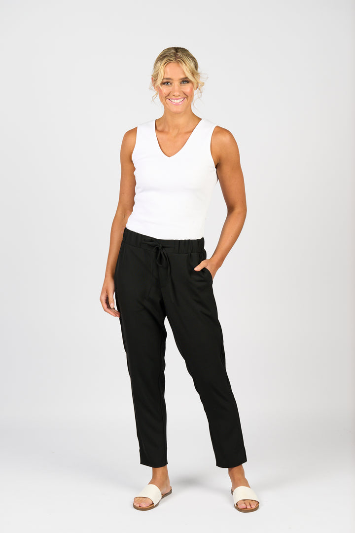 Vassalli | Relaxed Leg Ankle Grazer- Black