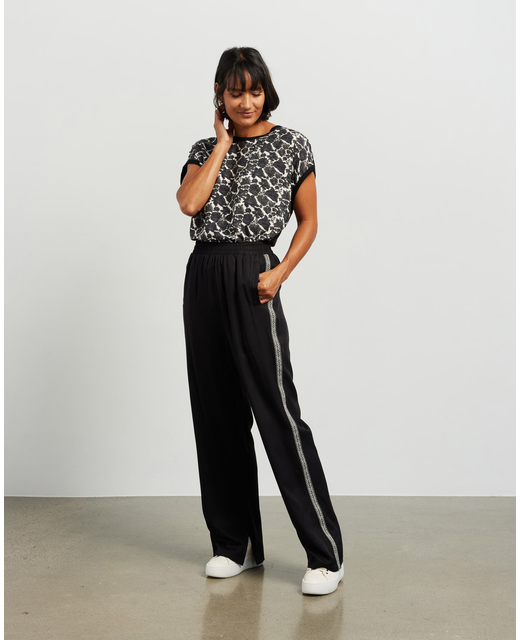 Et Alia Taylor Pant - Black